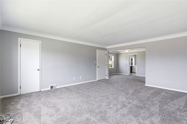 2341 Warrensville Center Road, University Heights, OH 44118
