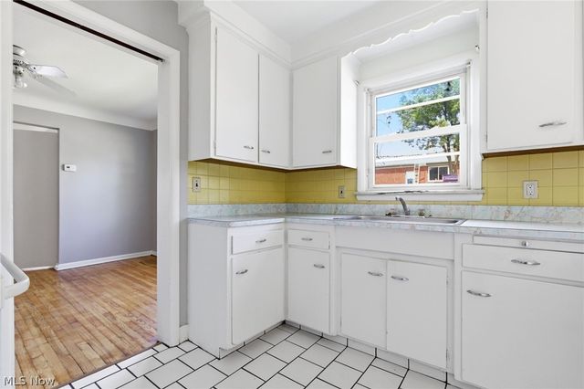 2341 Warrensville Center Road, University Heights, OH 44118