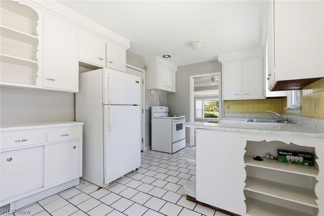 2341 Warrensville Center Road, University Heights, OH 44118