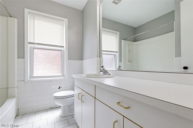 2341 Warrensville Center Road, University Heights, OH 44118
