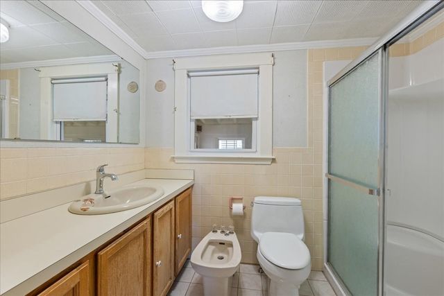 8 Luzitania Ave, Gloucester, MA 01930
