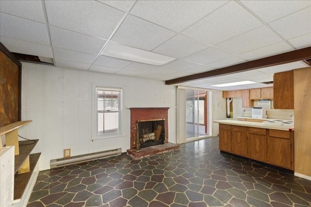 8 Luzitania Ave, Gloucester, MA 01930