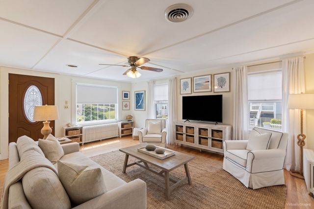 8 Luzitania Ave, Gloucester, MA 01930