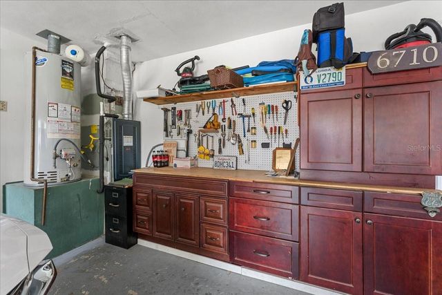 6710 121ST STREET, Seminole, FL 33772