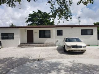 7785 SW 36th St, Miami, FL 33155