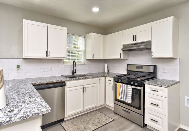 1028 N 3rd Street East, Jenks, OK 74037