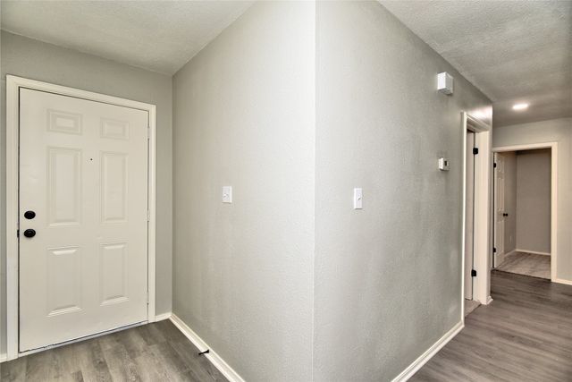 1028 N 3rd Street East, Jenks, OK 74037