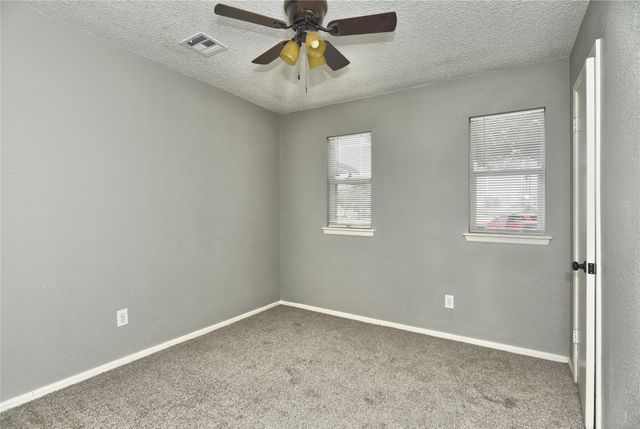 1028 N 3rd Street East, Jenks, OK 74037