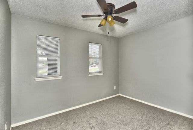 1028 N 3rd Street East, Jenks, OK 74037