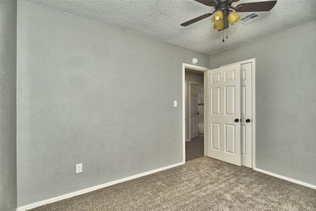 1028 N 3rd Street East, Jenks, OK 74037