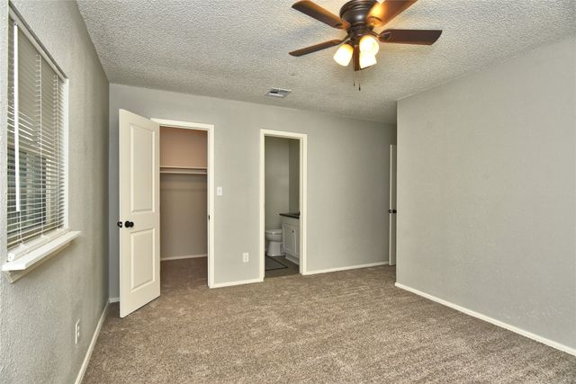 1028 N 3rd Street East, Jenks, OK 74037
