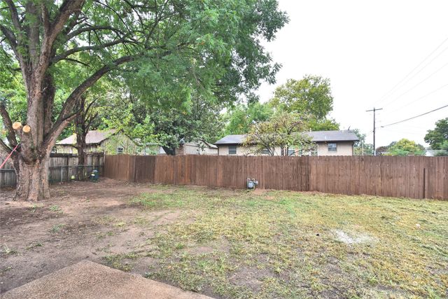 1028 N 3rd Street East, Jenks, OK 74037