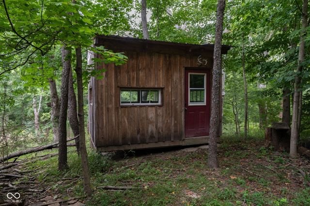 444 N Dry Run Road, Veedersburg, IN 47987