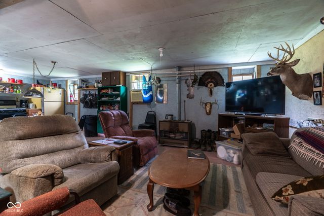 444 N Dry Run Road, Veedersburg, IN 47987