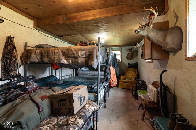 444 N Dry Run Road, Veedersburg, IN 47987