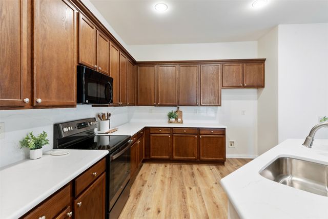 10000 La Jolla Way, Denton, TX 76207