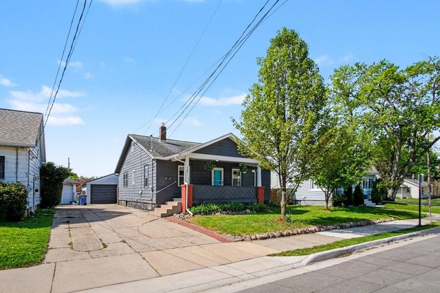 408 Kenwood Street NE, Grand Rapids, MI 49505