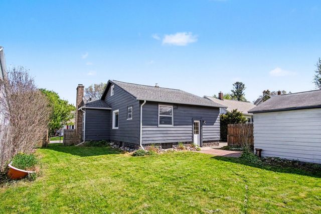 408 Kenwood Street NE, Grand Rapids, MI 49505