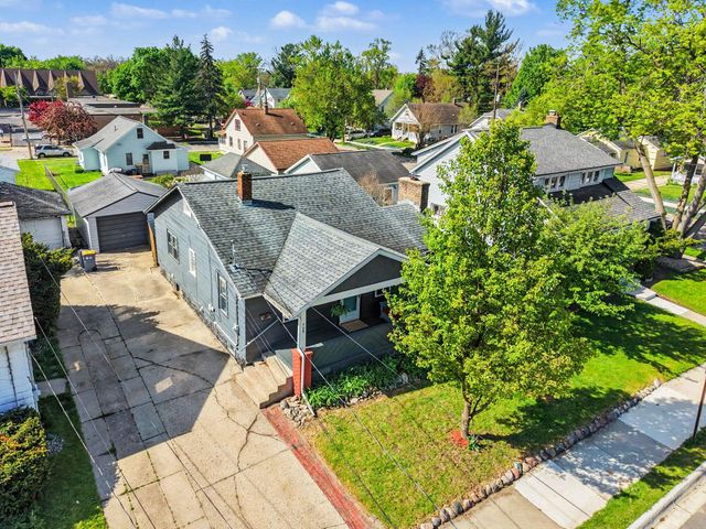 408 Kenwood Street NE, Grand Rapids, MI 49505