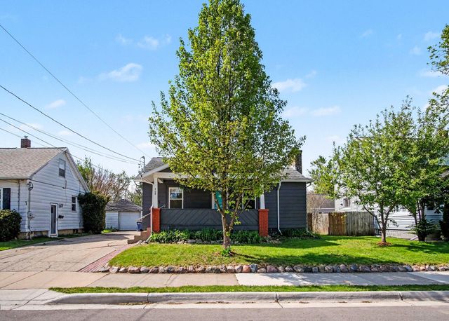 408 Kenwood Street NE, Grand Rapids, MI 49505