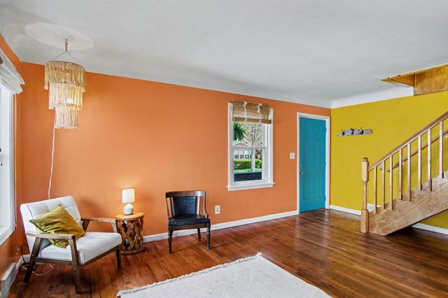 408 Kenwood Street NE, Grand Rapids, MI 49505