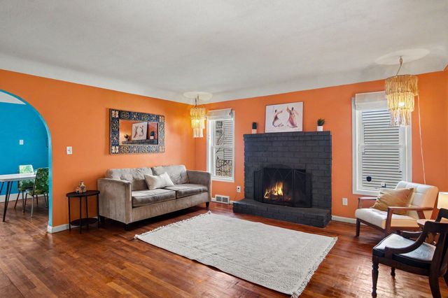 408 Kenwood Street NE, Grand Rapids, MI 49505