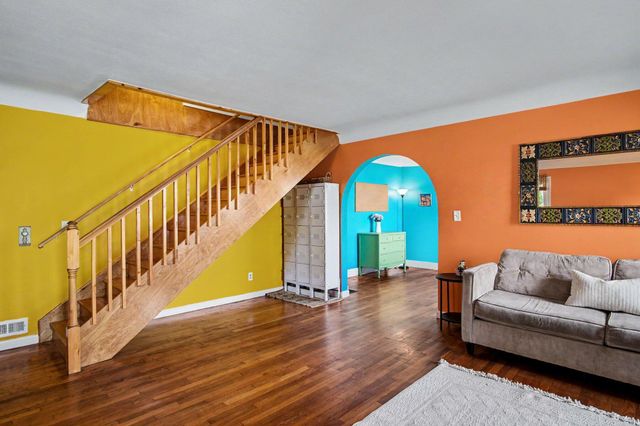 408 Kenwood Street NE, Grand Rapids, MI 49505