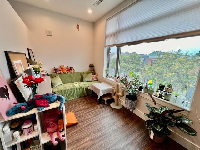 99 Sumner St 307, Boston, MA 02128