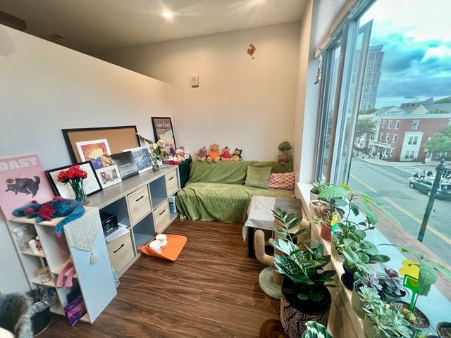 99 Sumner St 307, Boston, MA 02128