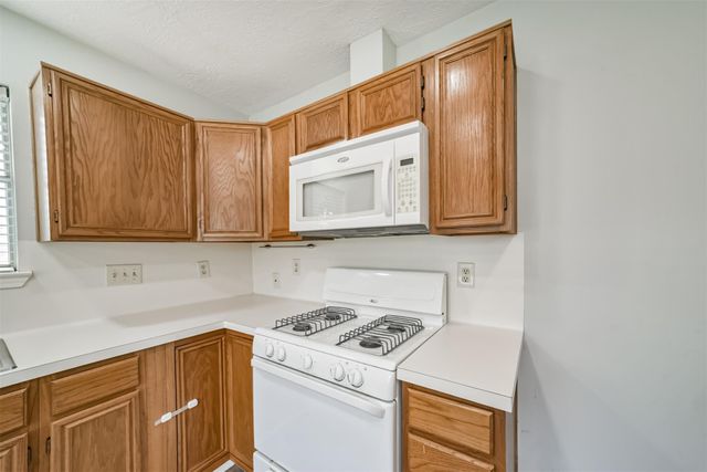 1021 N Sunset Drive, Pearland, TX 77581