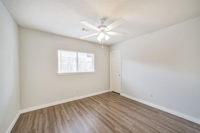 1021 N Sunset Drive, Pearland, TX 77581