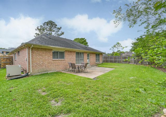 1021 N Sunset Drive, Pearland, TX 77581