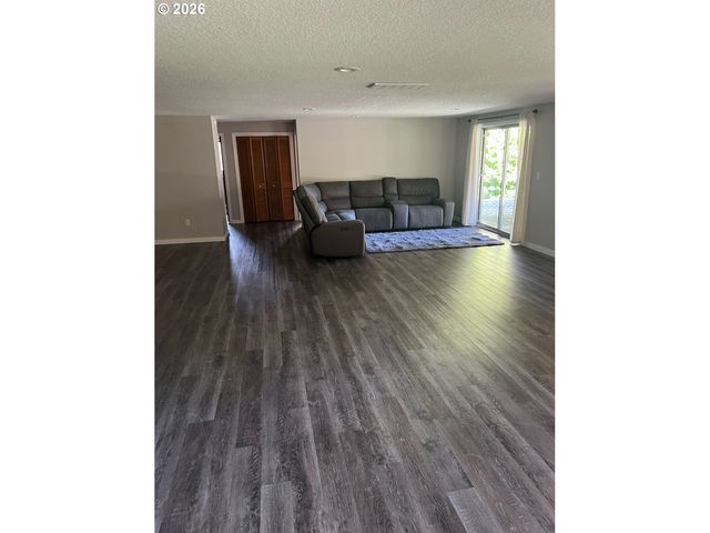 15546 Se GREEN HILLS Ct, Happy Valley, OR 97086