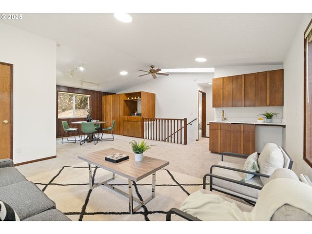 9625 Sw 130TH Ave, Beaverton, OR 97008