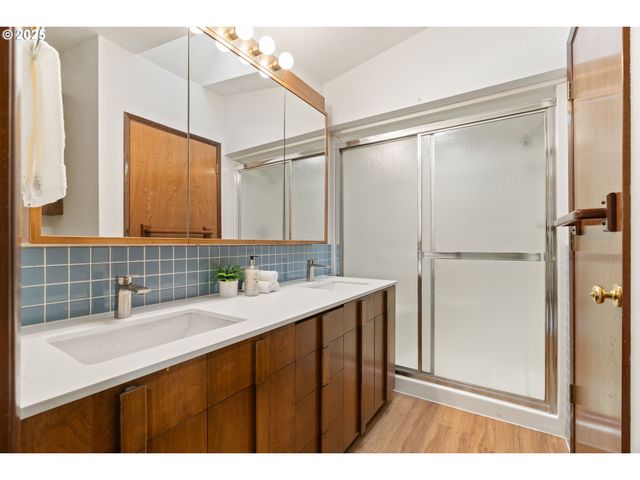 9625 Sw 130TH Ave, Beaverton, OR 97008