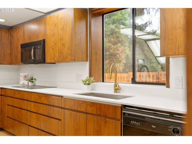 9625 Sw 130TH Ave, Beaverton, OR 97008