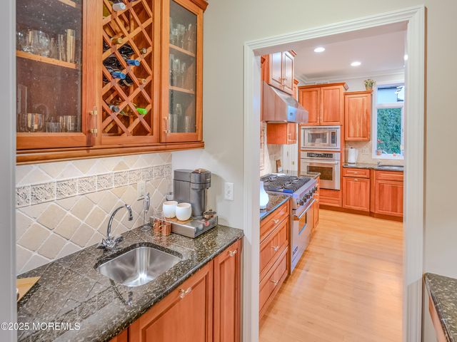 24 Oxford Drive, Ocean Twp, NJ 07712