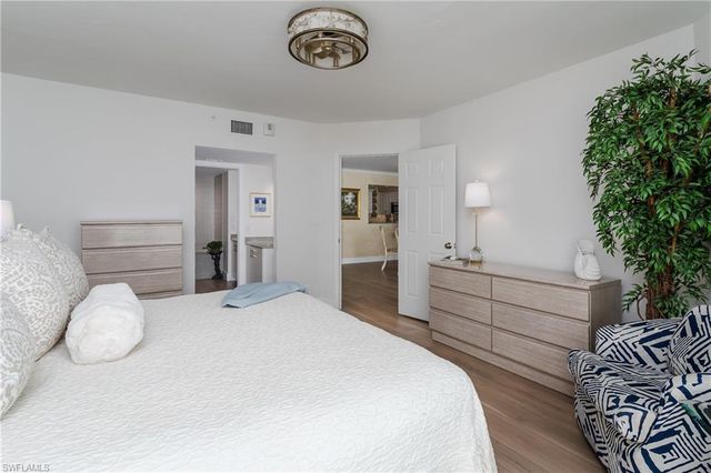 990 Cape Marco DR # 604, Marco Island, FL 34145