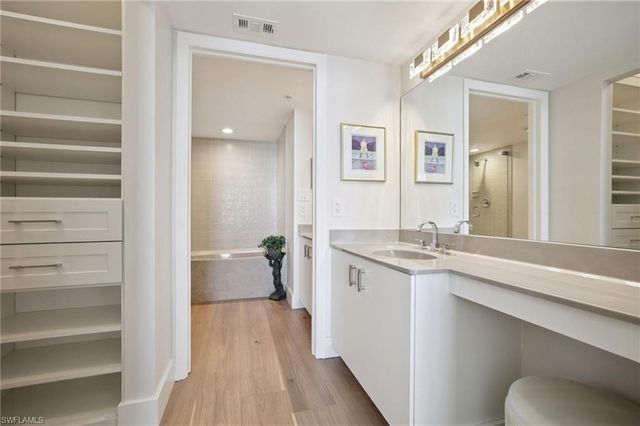 990 Cape Marco DR # 604, Marco Island, FL 34145