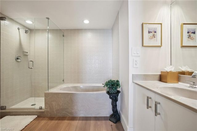 990 Cape Marco DR # 604, Marco Island, FL 34145