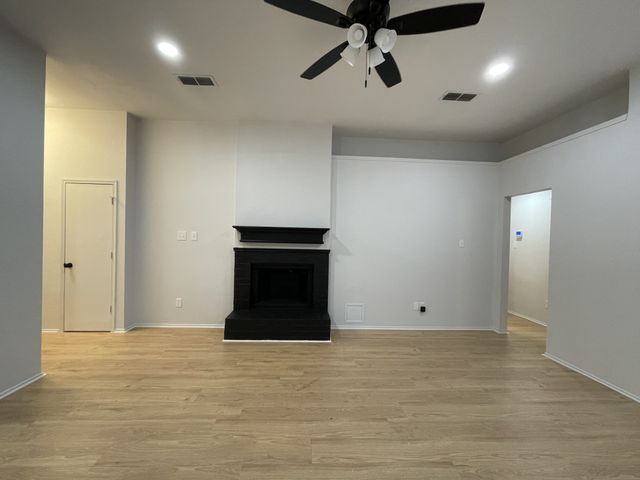 5600 Northstar Lane, Arlington, TX 76017