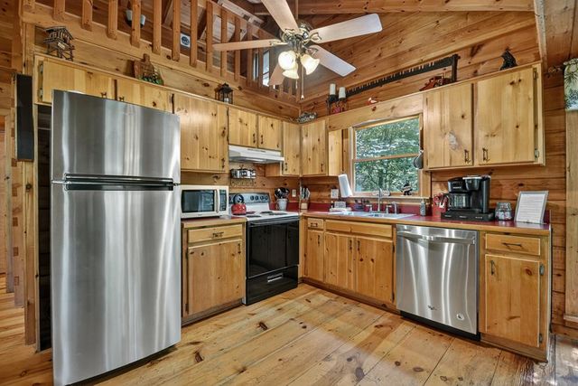 135 Tomahawk Trail, Blue Ridge, GA 30513