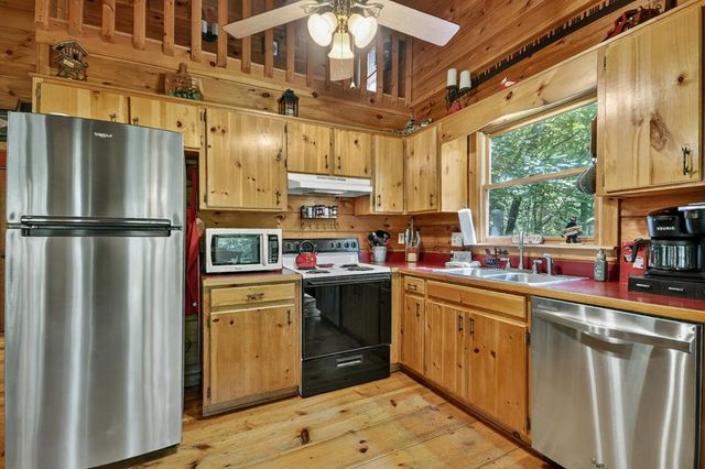 135 Tomahawk Trail, Blue Ridge, GA 30513