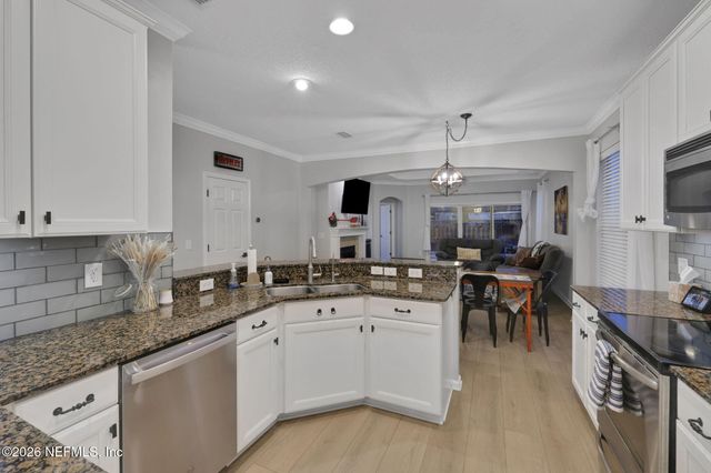 301 SILVER GLEN Avenue, Jacksonville, FL 32092