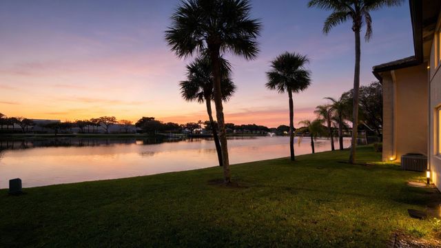 5501 Lakeside Dr 101, Margate, FL 33063