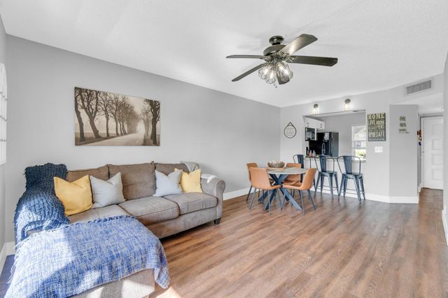 5501 Lakeside Dr 101, Margate, FL 33063