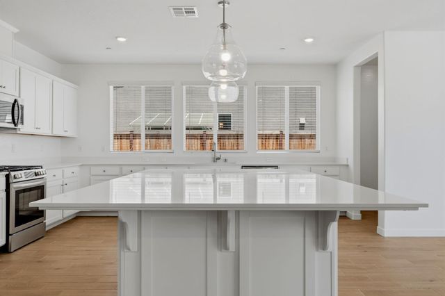 3937 Buttercup Road, Madera, CA 93636
