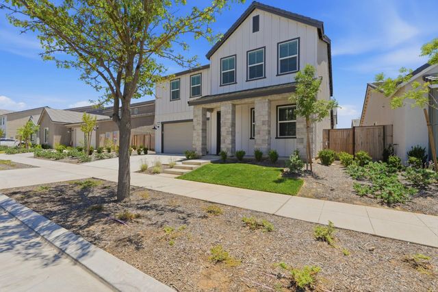 3937 Buttercup Road, Madera, CA 93636