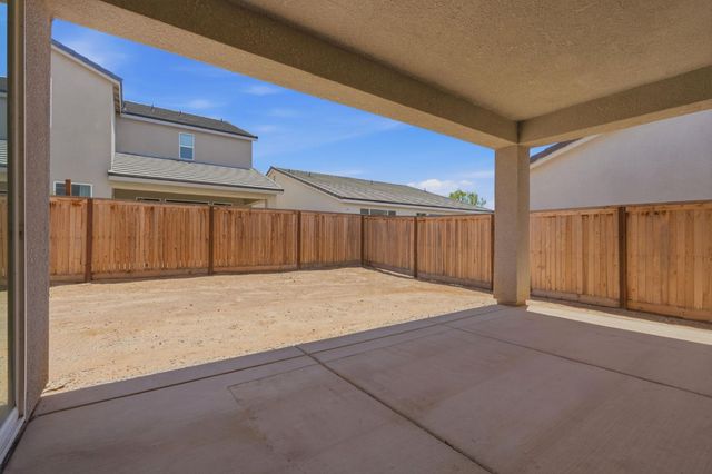 3937 Buttercup Road, Madera, CA 93636