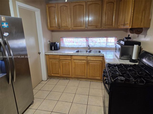4851 NW 11th Ct, Lauderhill, FL 33313